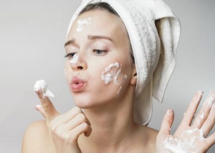 Giải đáp| Có nên dùng sữa rửa mặt 3 lần 1 ngày