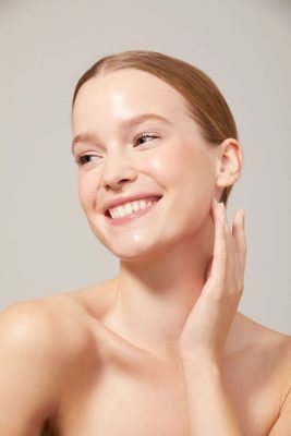  Cách rửa mặt bằng nước muối giúp mau hết mụn