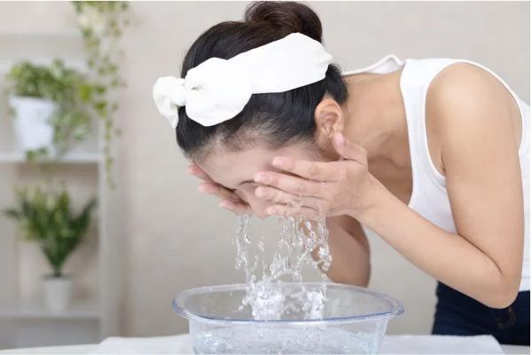 Có nên dùng sữa rửa mặt 3 lần một ngày