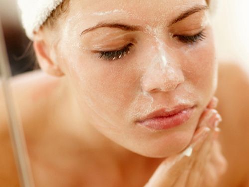 Lý do nên tẩy da chết sau khi rửa mặt