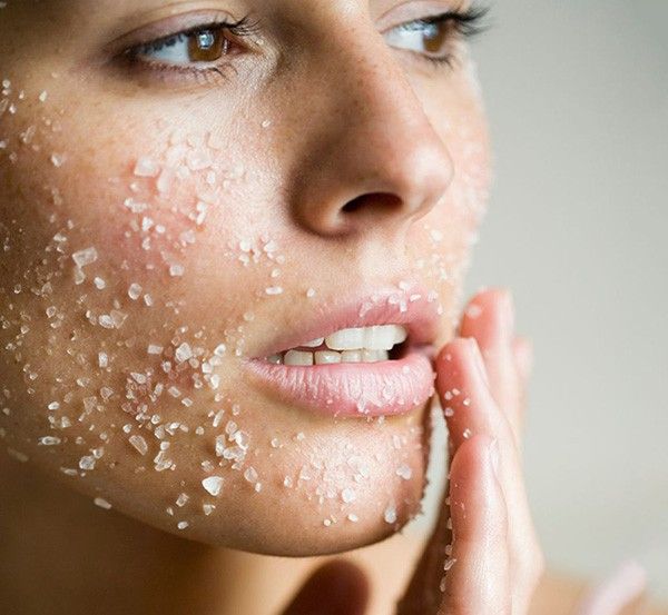 Tẩy da chết giúp da sáng hơn