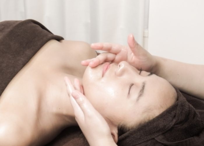 Những lưu ý cần nhớ khi thực hiện massage Tanaka tại nhà