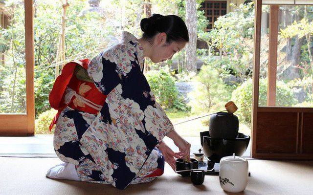Wabi-Sabi Trong Làm Đẹp: Nghệ Thuật Dưỡng Da Tối Giản, Khai Mở Thanh Xuân Bền Vững