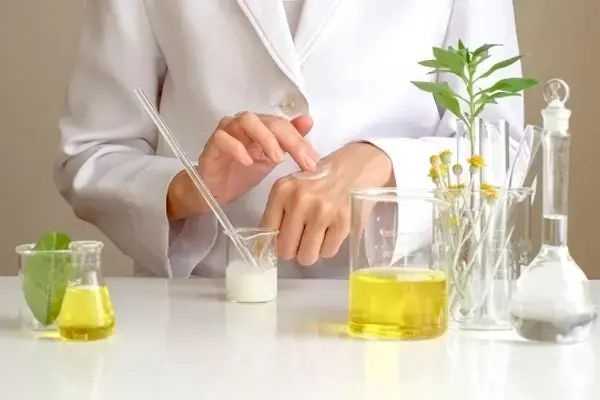 Mỹ phẩm lên men: bí quyết cho làn da không tuổi